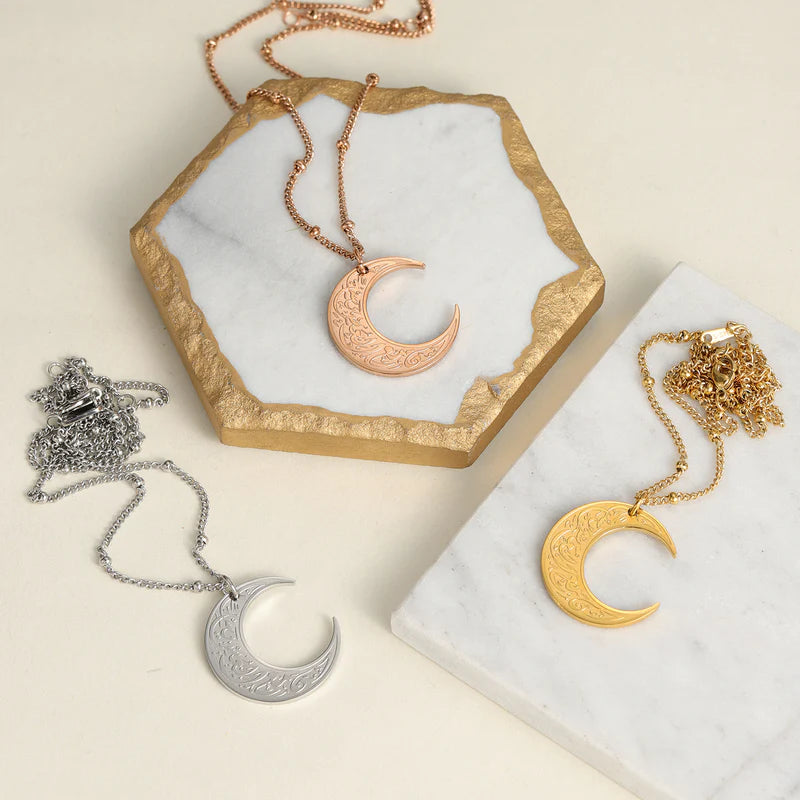 Halbmond-Halskette „Aus Schwierigkeiten kommt Leichtigkeit“